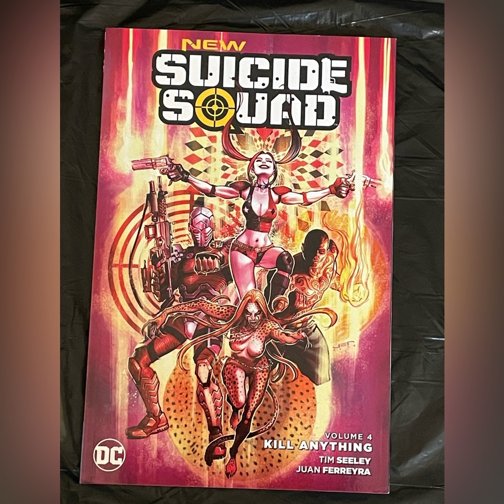 BUY 3 FOR $25 - Suicide Squad Graphic Novel